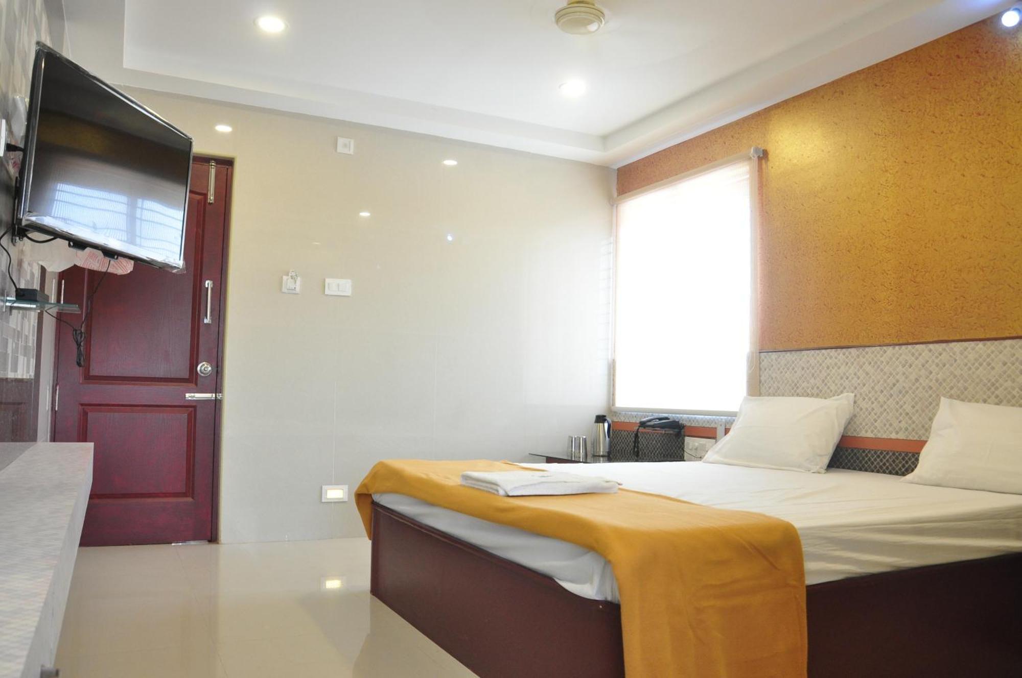 Ssr Hotel Srikalahasti Habitación foto